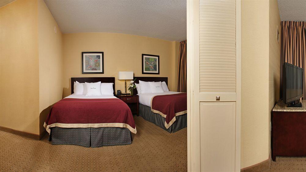 Doubletree Suites By Hilton Raleigh-Durham Exterior foto