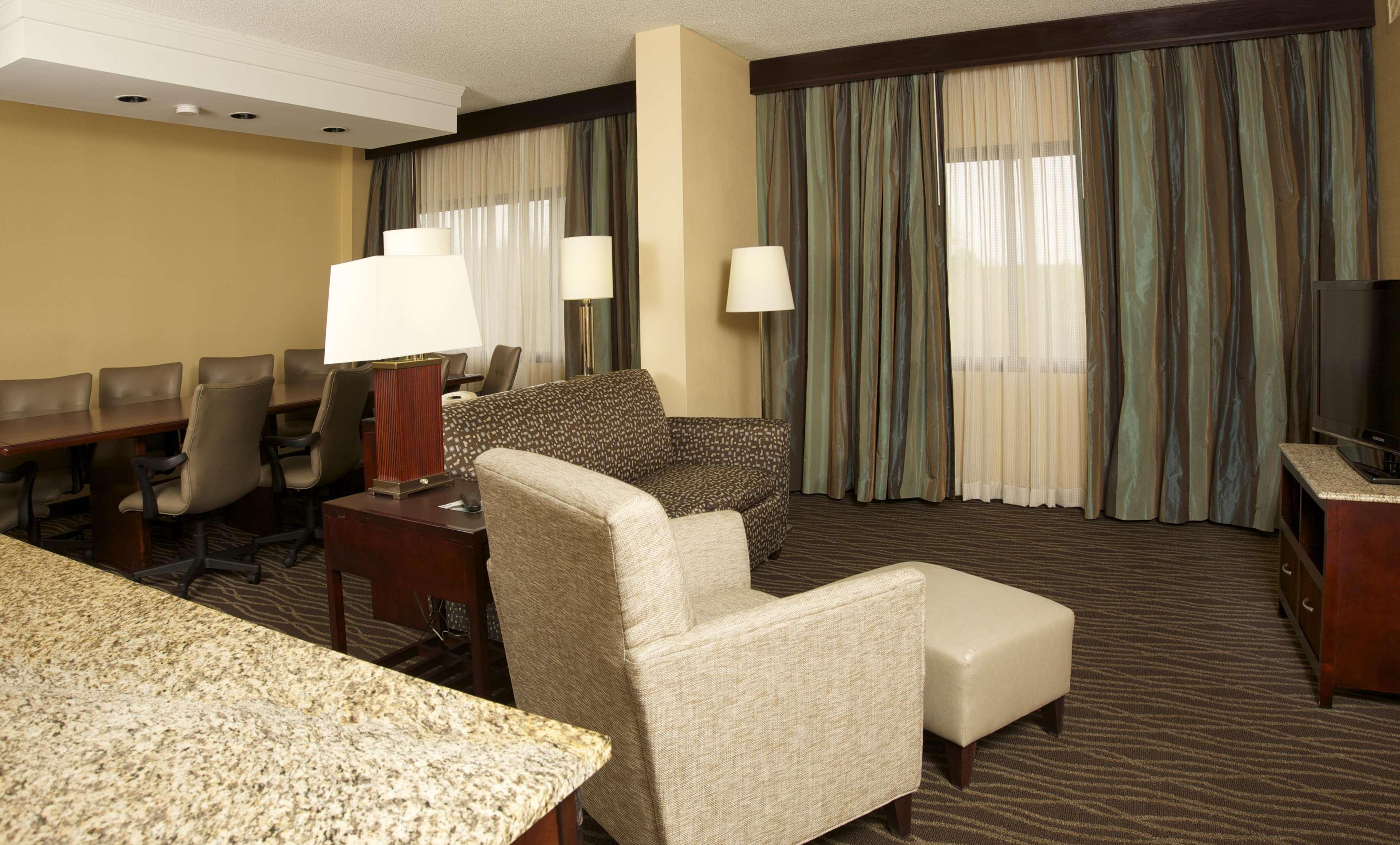 Doubletree Suites By Hilton Raleigh-Durham Exterior foto