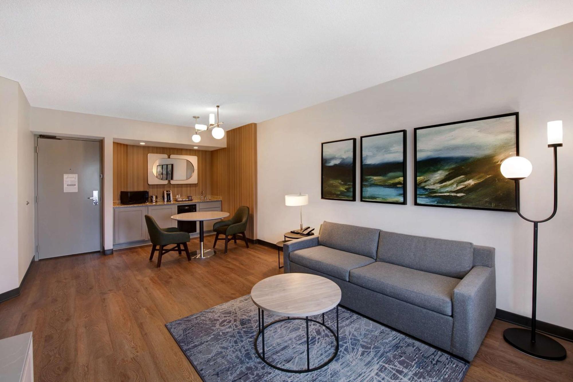 Doubletree Suites By Hilton Raleigh-Durham Exterior foto